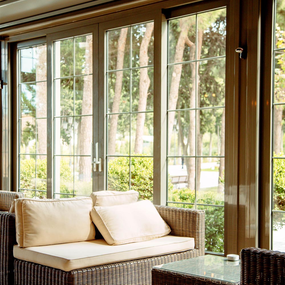 aluminium door and partitions